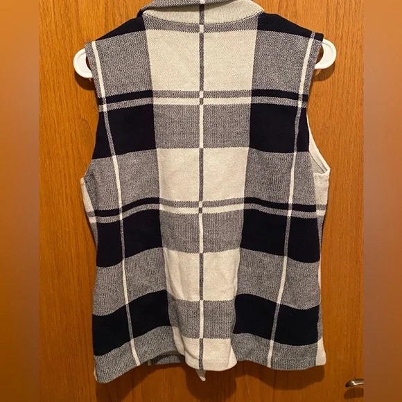 Chaps Women’s Zip Closure Vest - Picture 3 of 5